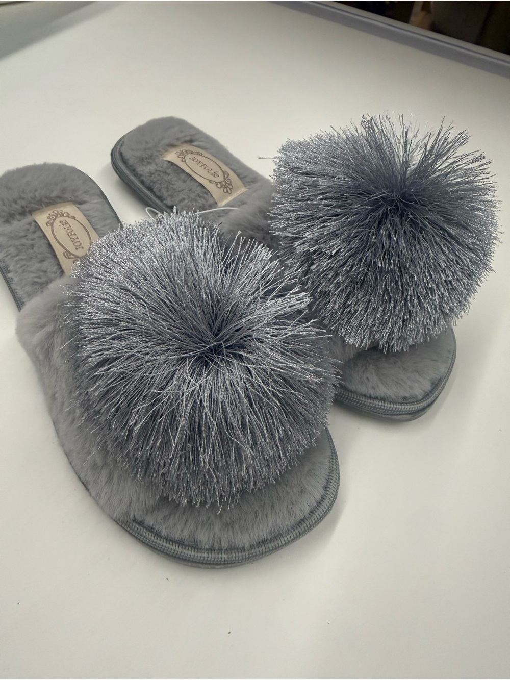 Joyfolie Girls Cozy Pom-Pom Grey Slippers 11 Y